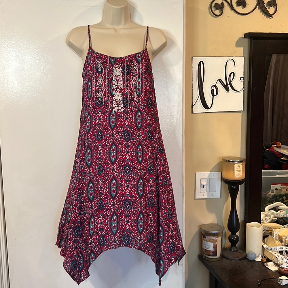 NEW SUN & SHADOW Women’s Red Boho Print Shark bite Lined Mini Dress